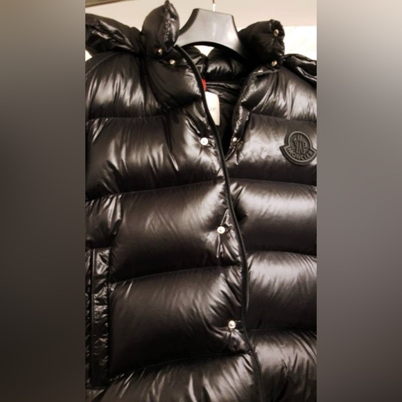 Moncler Puffer Down Jacket w Detachable Sleeves Ultra Puffy w Garment Dust Bag - Picture 16 of 16